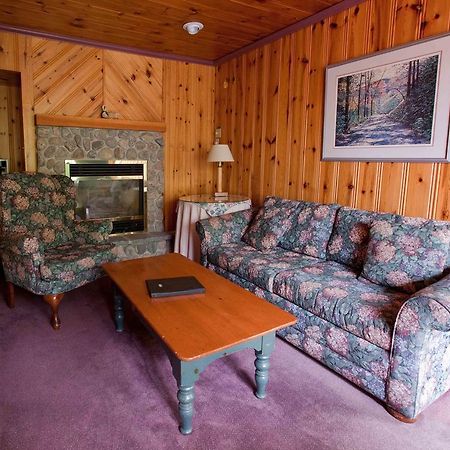 הנטסוויל Pow Wow Point Lodge מראה חיצוני תמונה